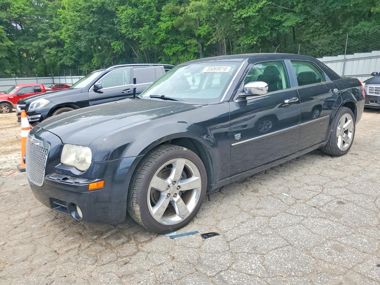 Salvage Chrysler 300 Image