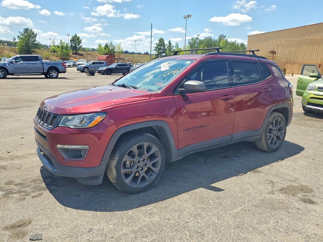 Salvage Jeep Compass Image