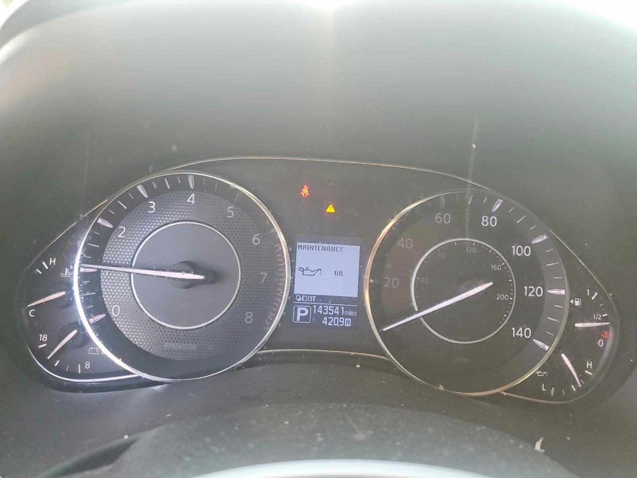 Nissan Armada Sv