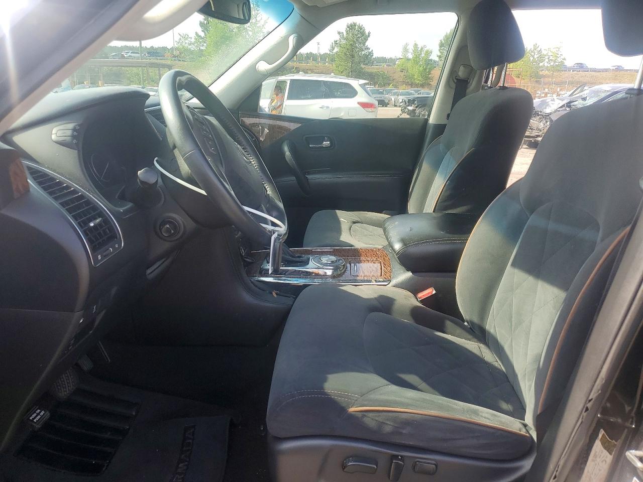 Nissan Armada Sv