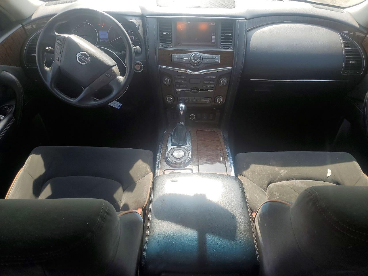 Nissan Armada Sv