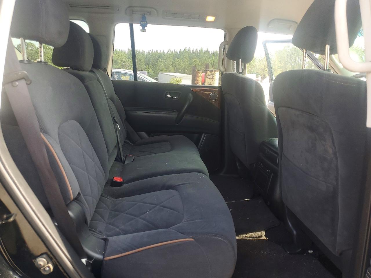 Nissan Armada Sv