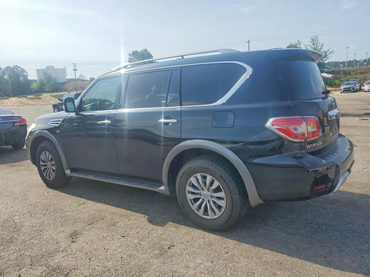 Nissan Armada Sv