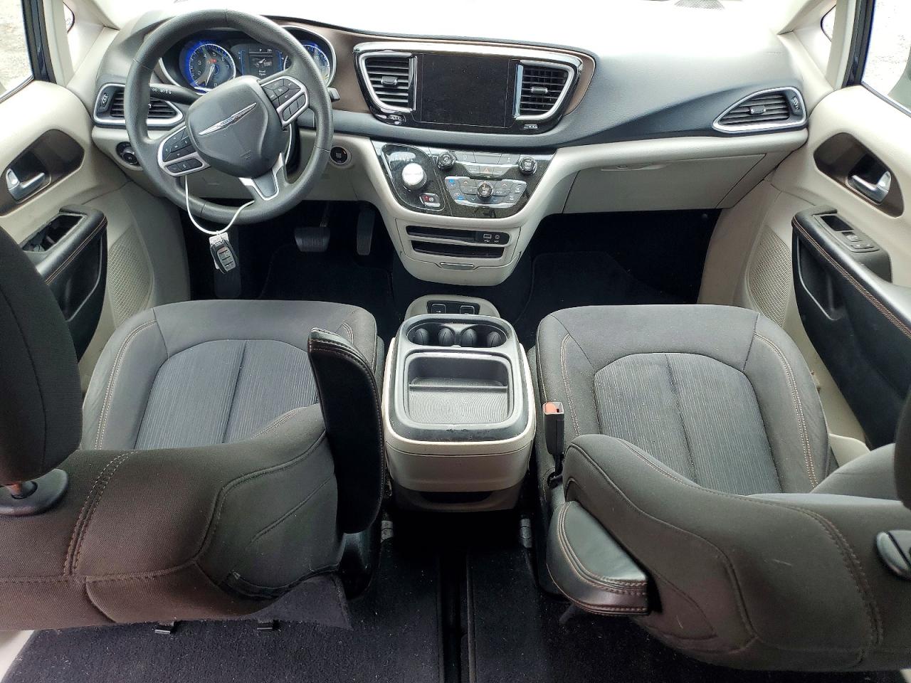 Chrysler Pacifica Touring L