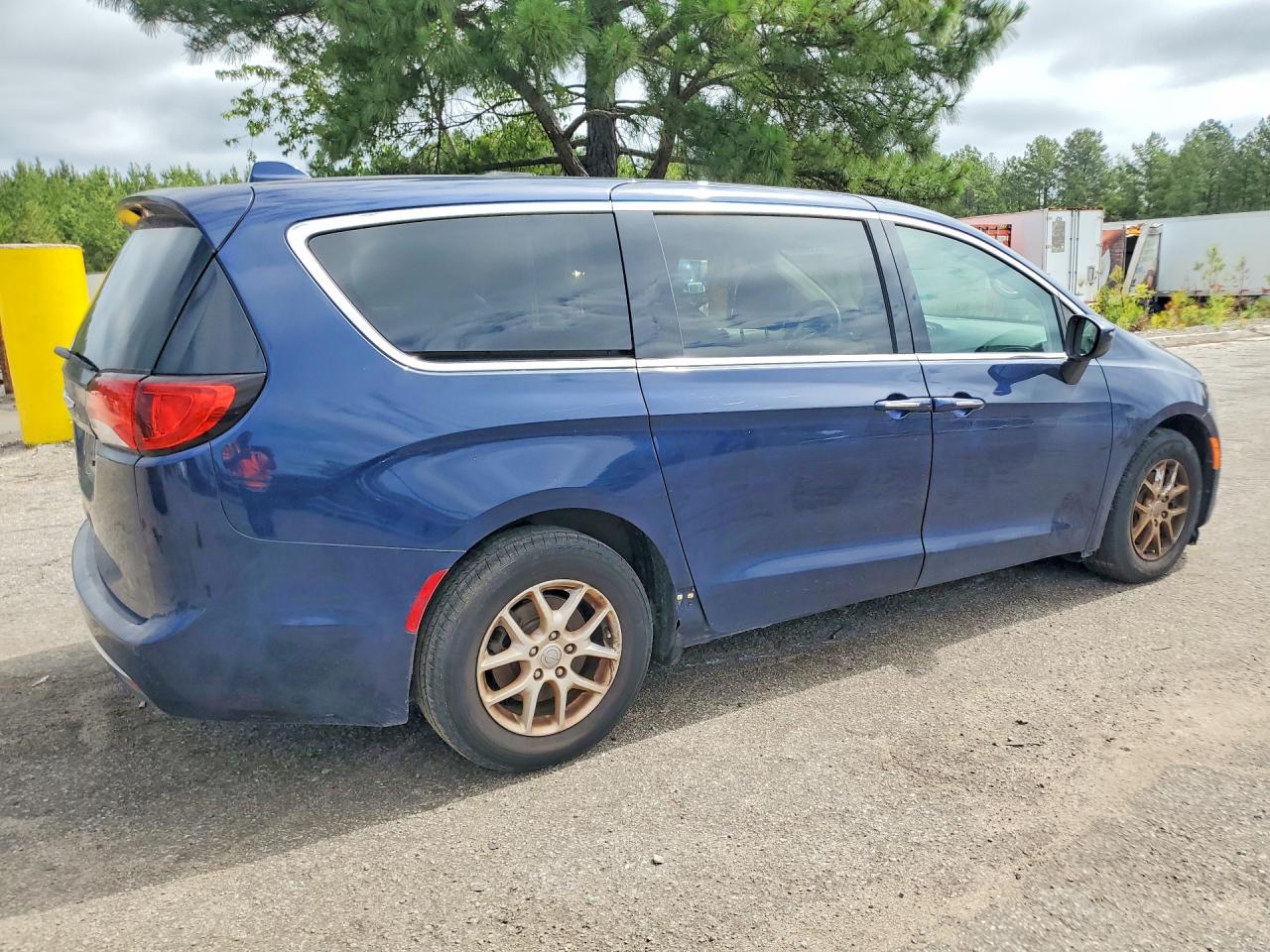 Chrysler Pacifica Touring L