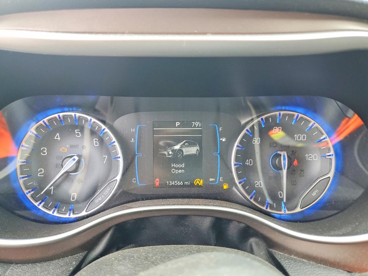 Chrysler Pacifica Touring L