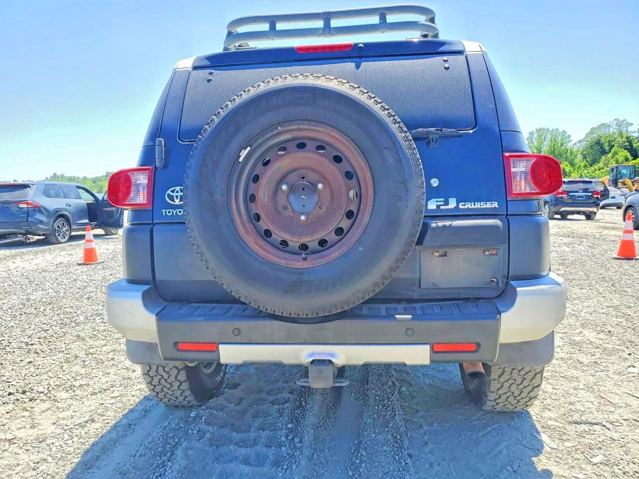 Toyota FJ Cruiser Base