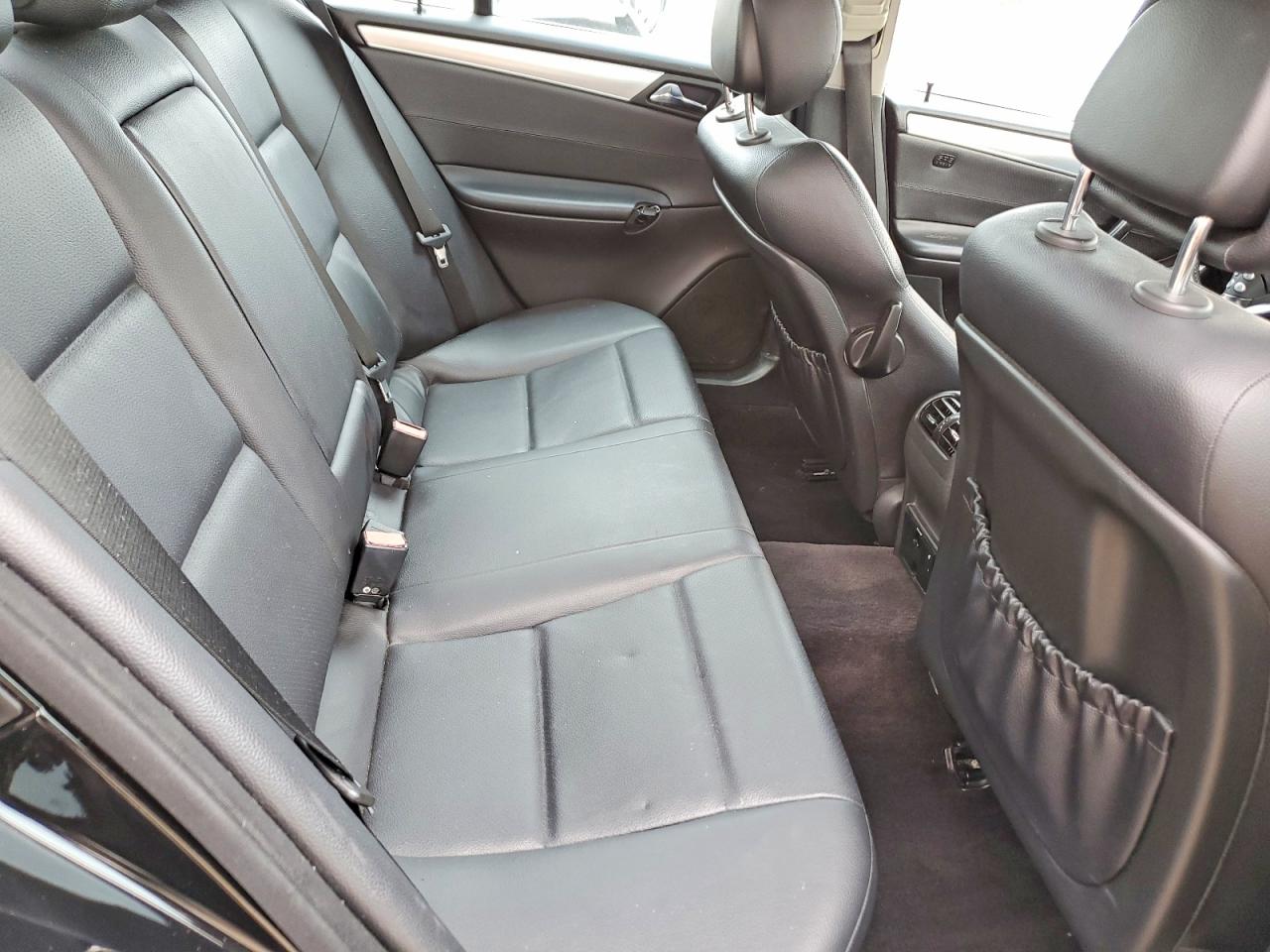 Mercedes-Benz C-Class 230