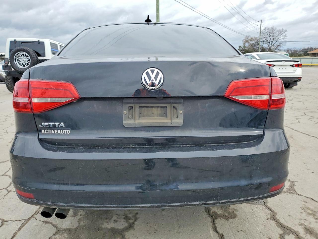 Volkswagen Jetta Base