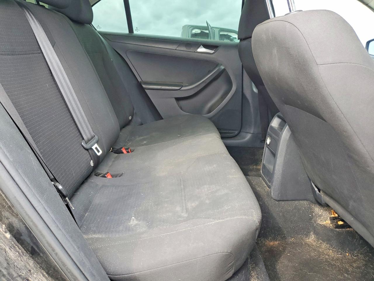 Volkswagen Jetta Base