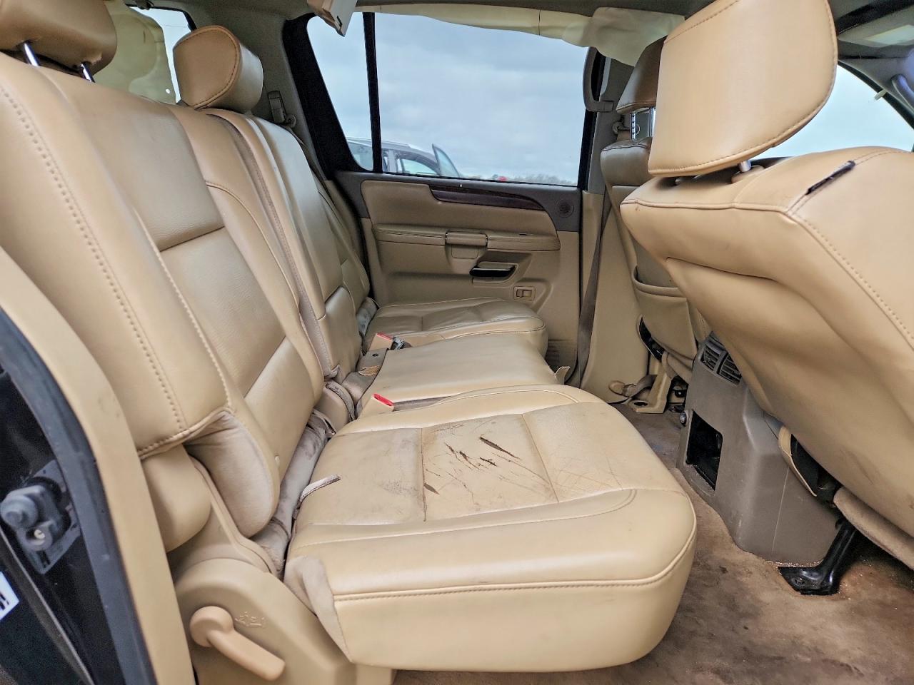 Nissan Armada Se