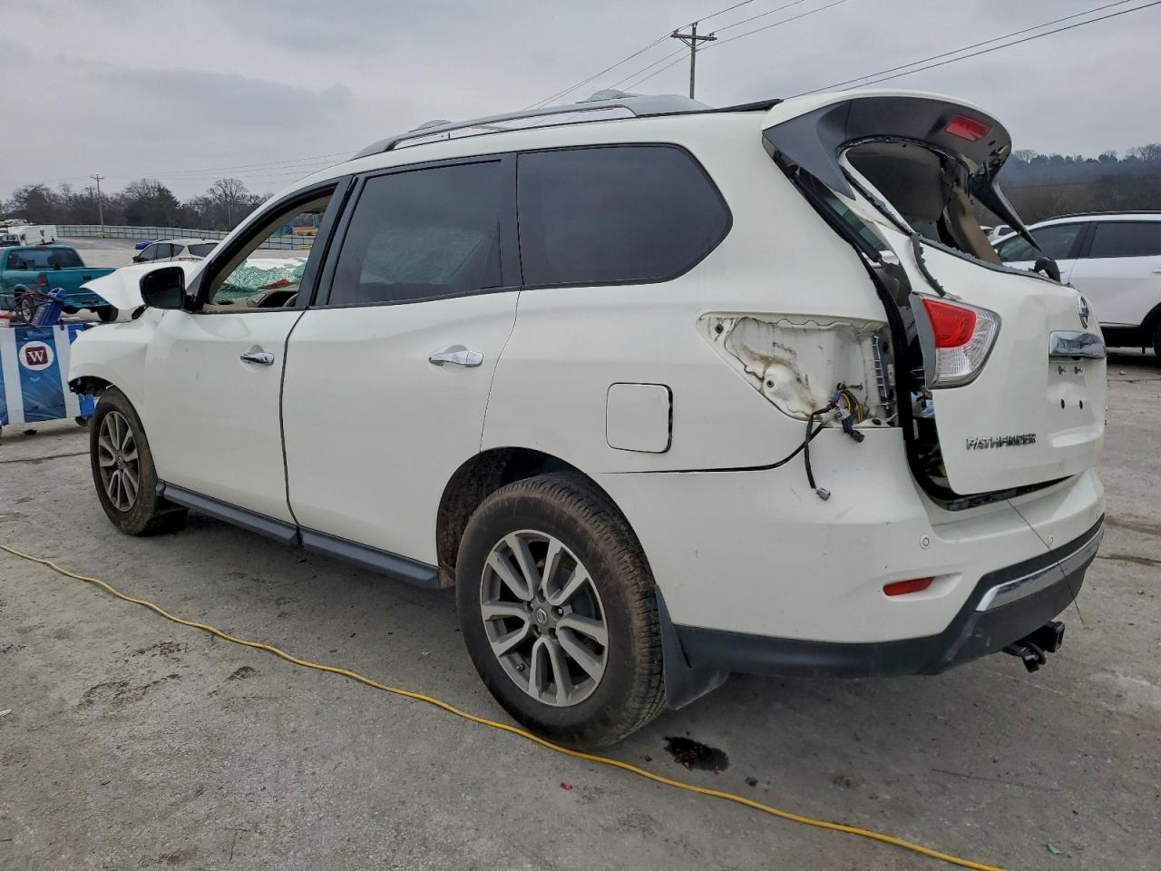 Nissan Pathfinder S