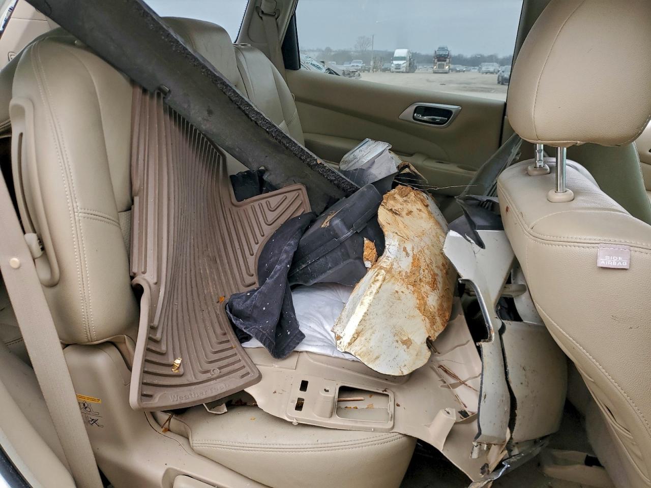 Nissan Pathfinder S