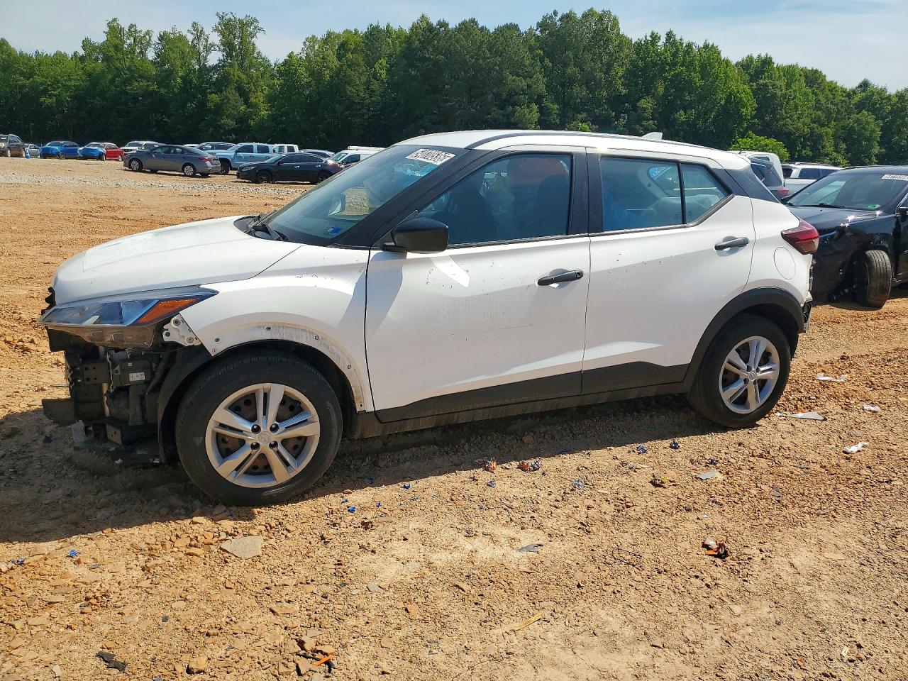 Salvage Nissan Kicks Image