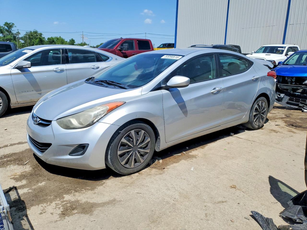 Salvage Hyundai ELANTRA Image