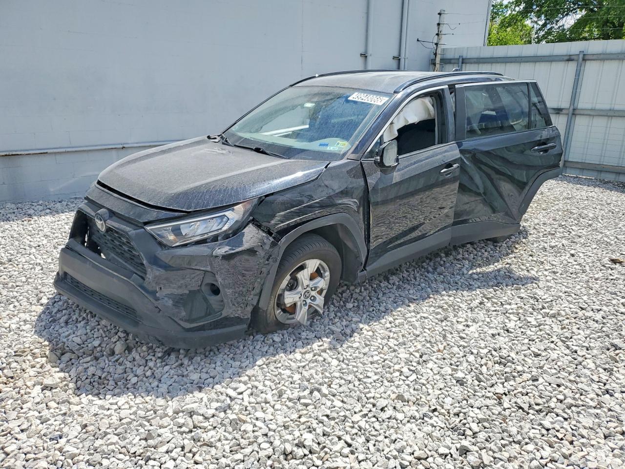 Salvage Toyota RAV4 Image