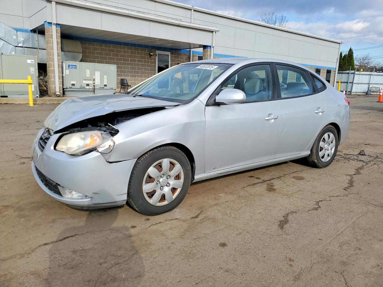Salvage Hyundai ELANTRA Image