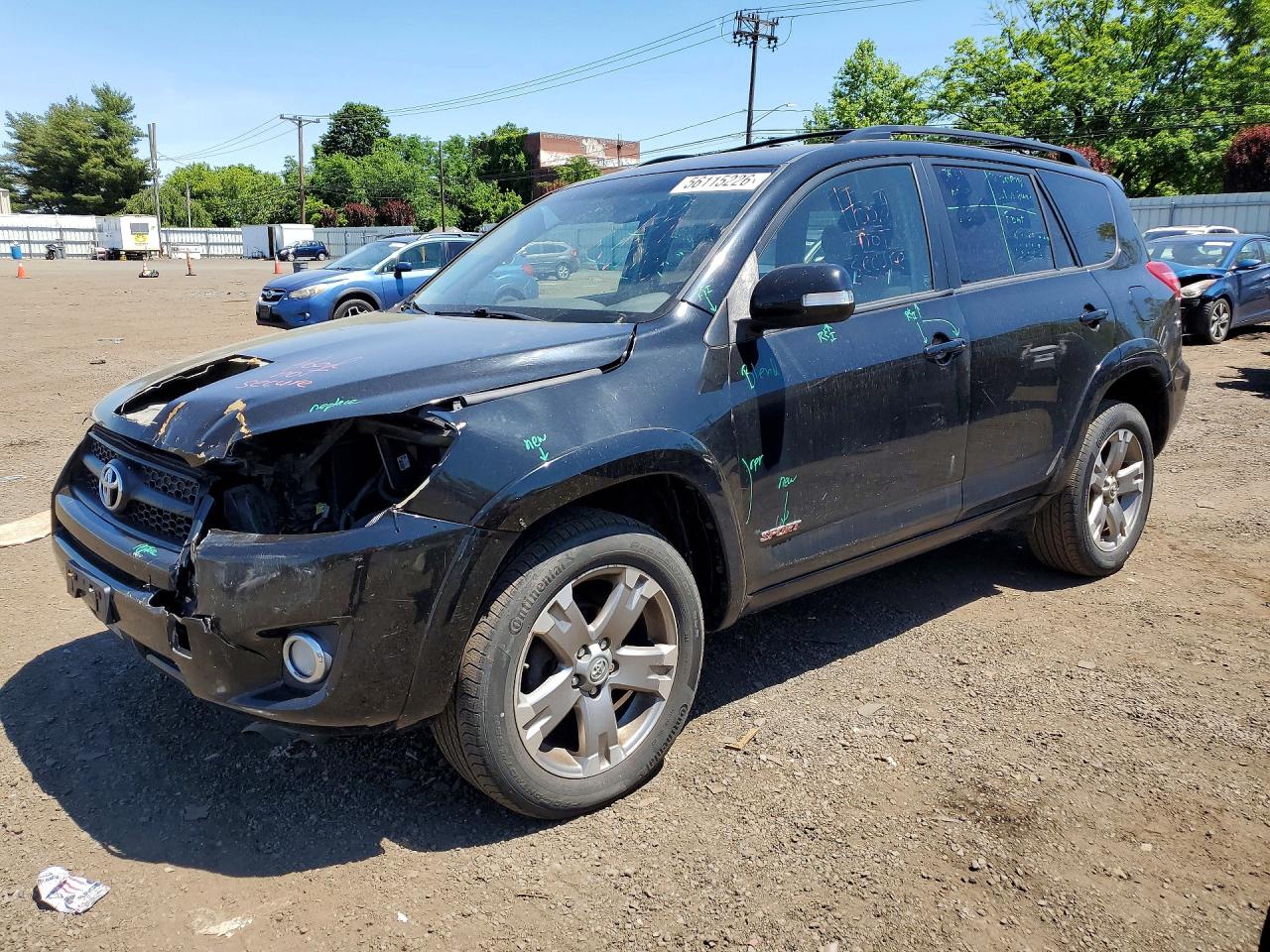 Salvage Toyota RAV4 Image