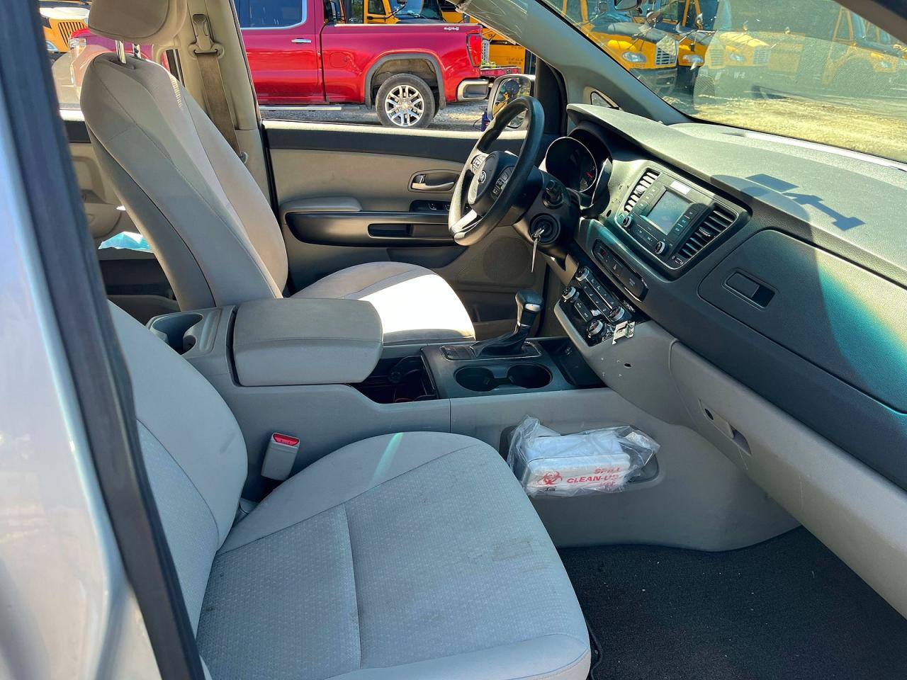 Kia Sedona L