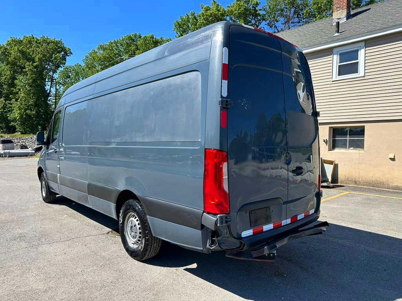Mercedes-Benz Sprinter 2500