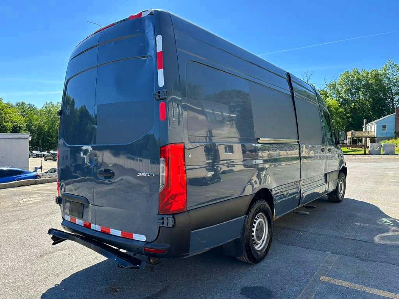 Mercedes-Benz Sprinter 2500