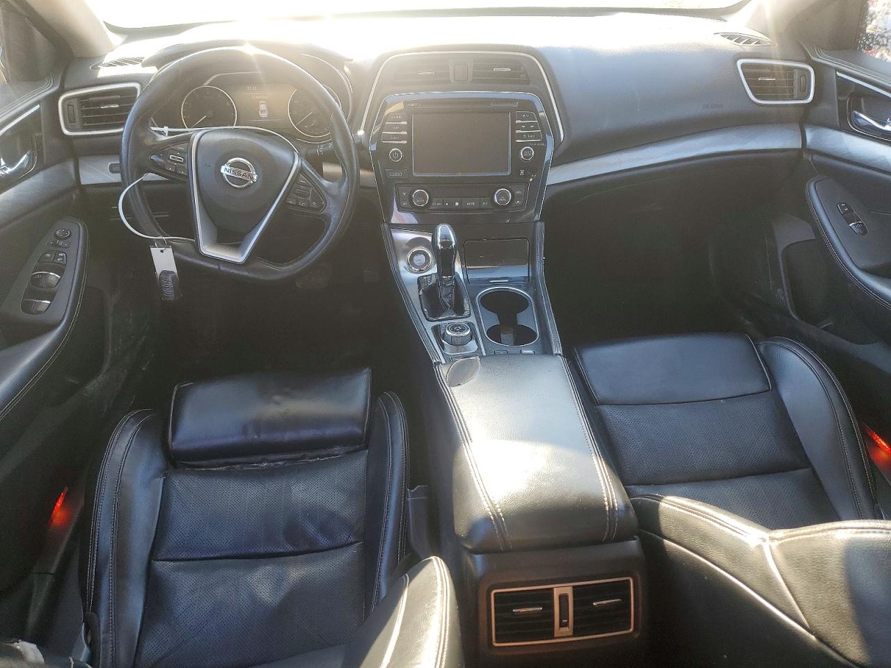Nissan Maxima 3.5s