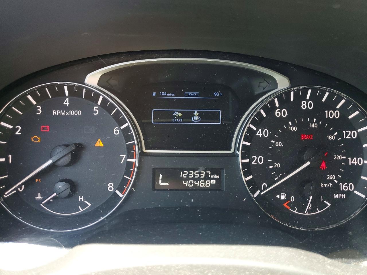 Nissan Pathfinder S