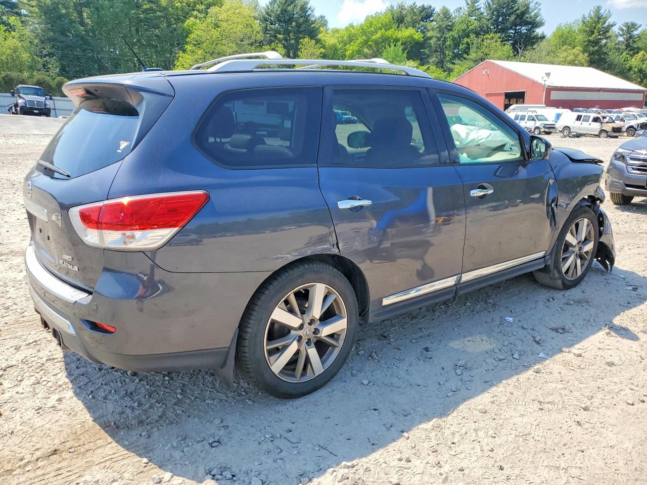 Nissan Pathfinder S