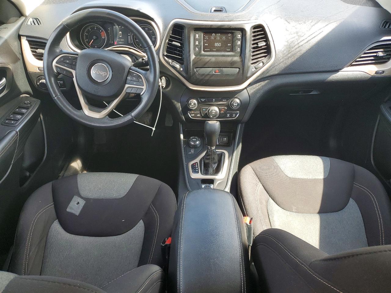 Jeep Cherokee Sport