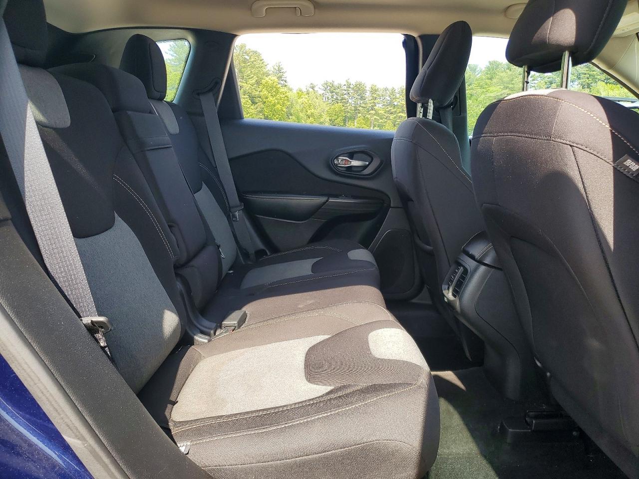 Jeep Cherokee Sport