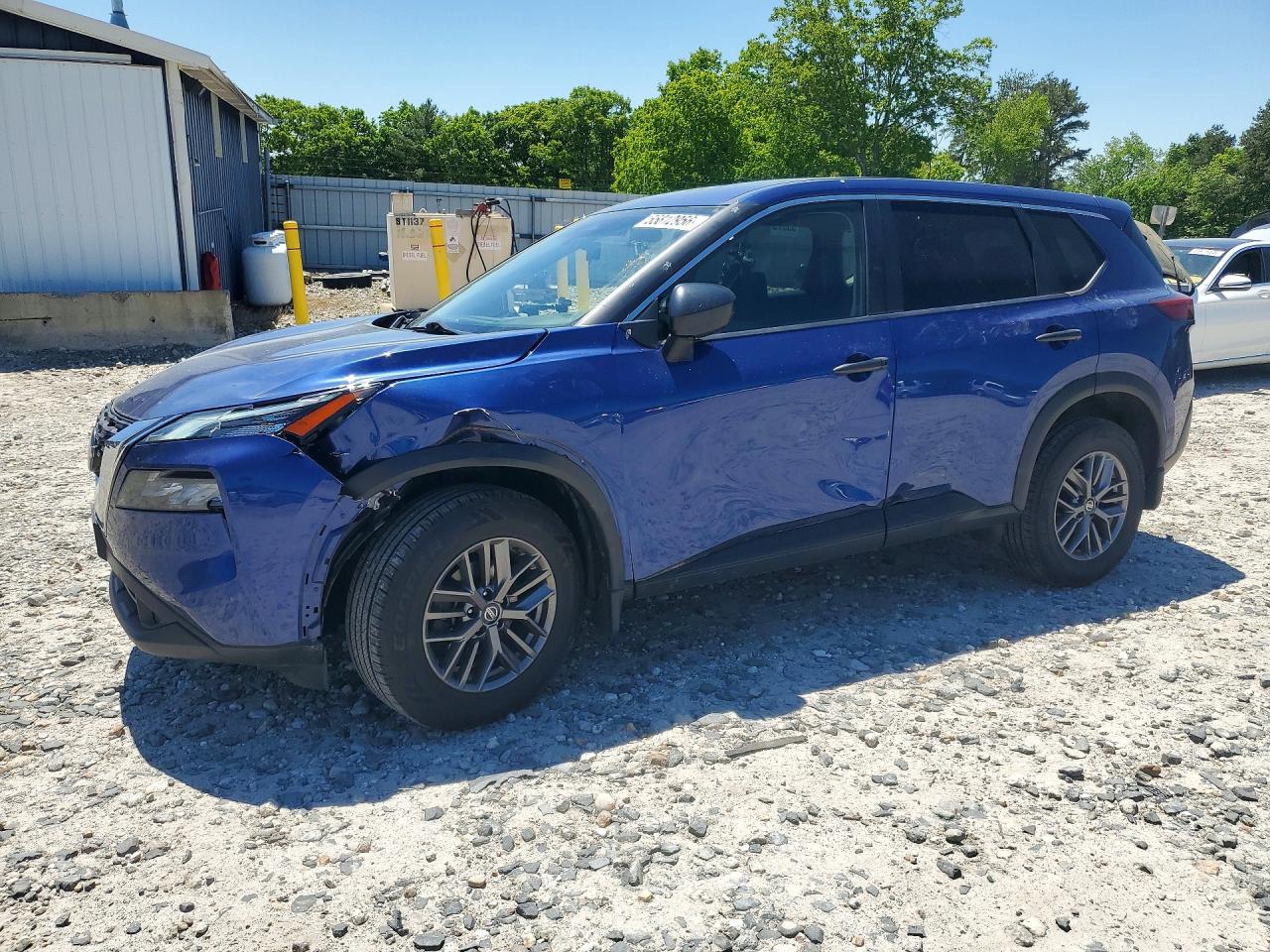 Salvage Nissan Rogue Image