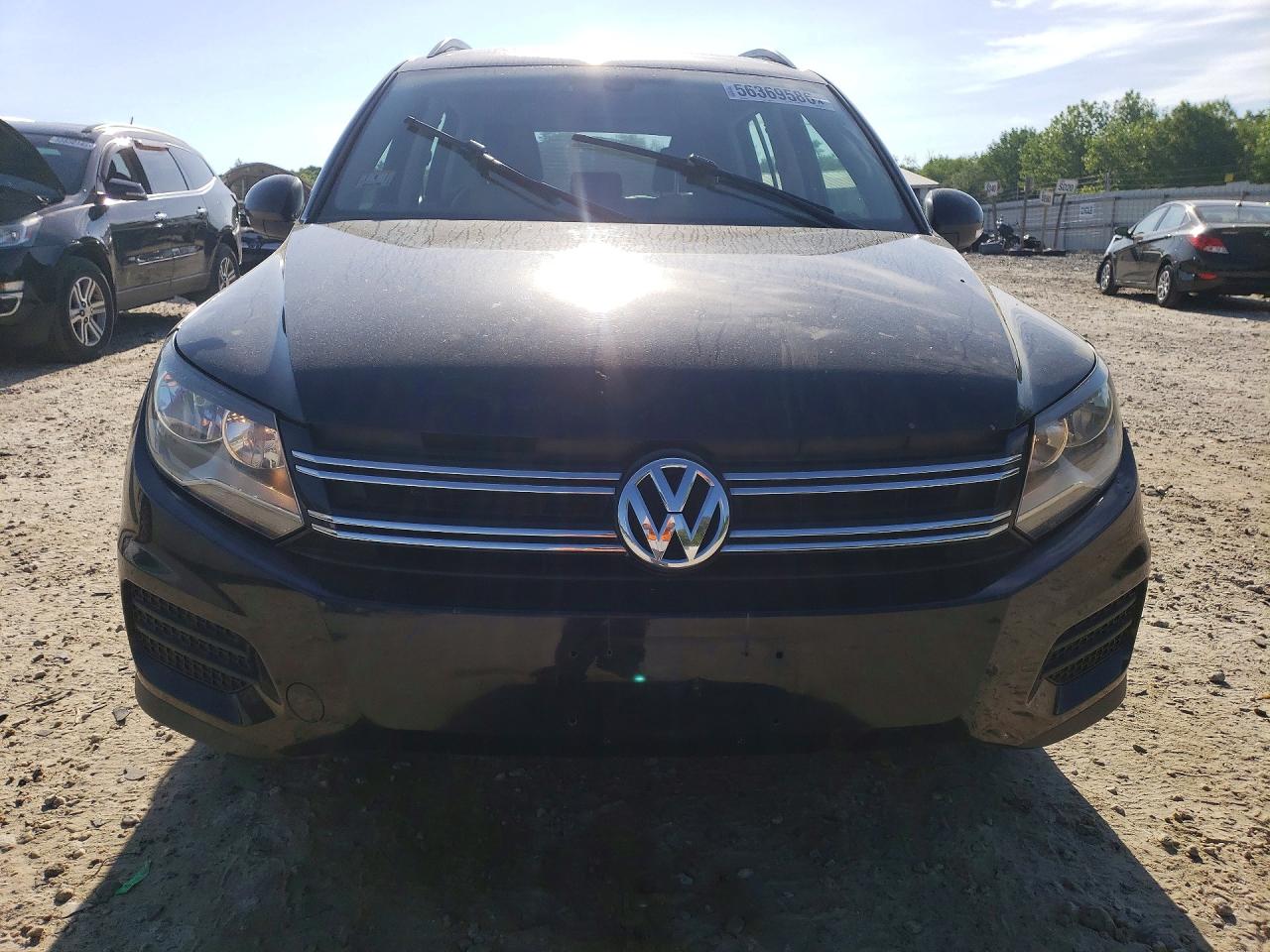 Volkswagen Tiguan S