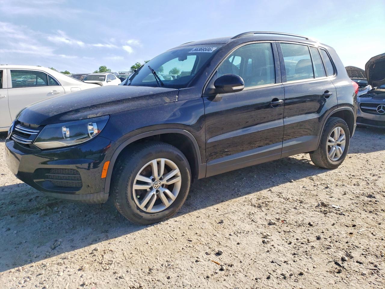 Salvage Volkswagen Tiguan Image