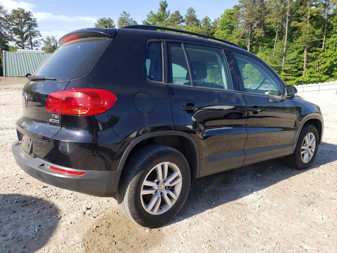 Volkswagen Tiguan S