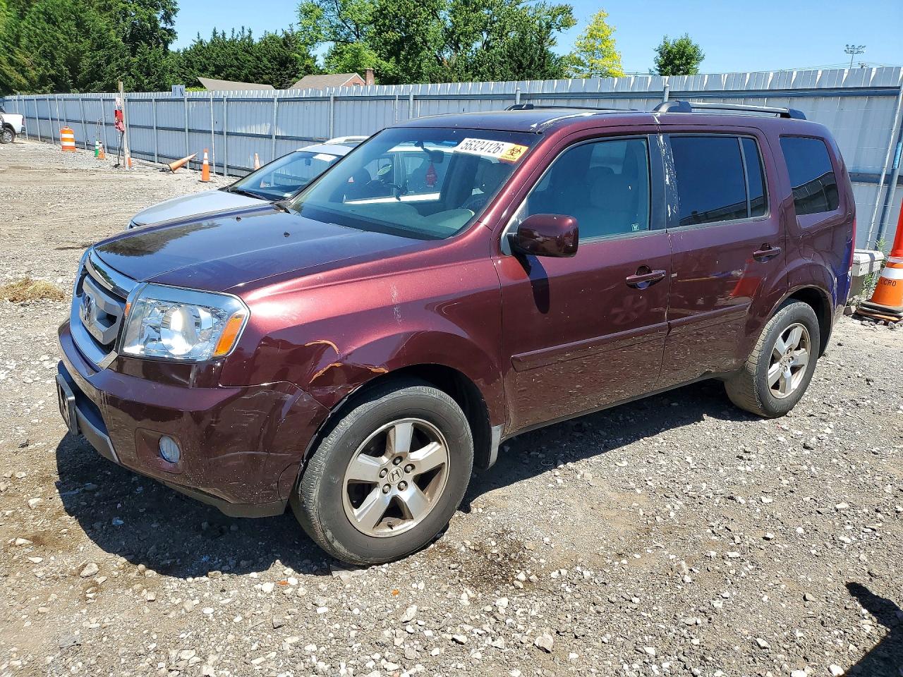 Salvage Honda Pilot Image