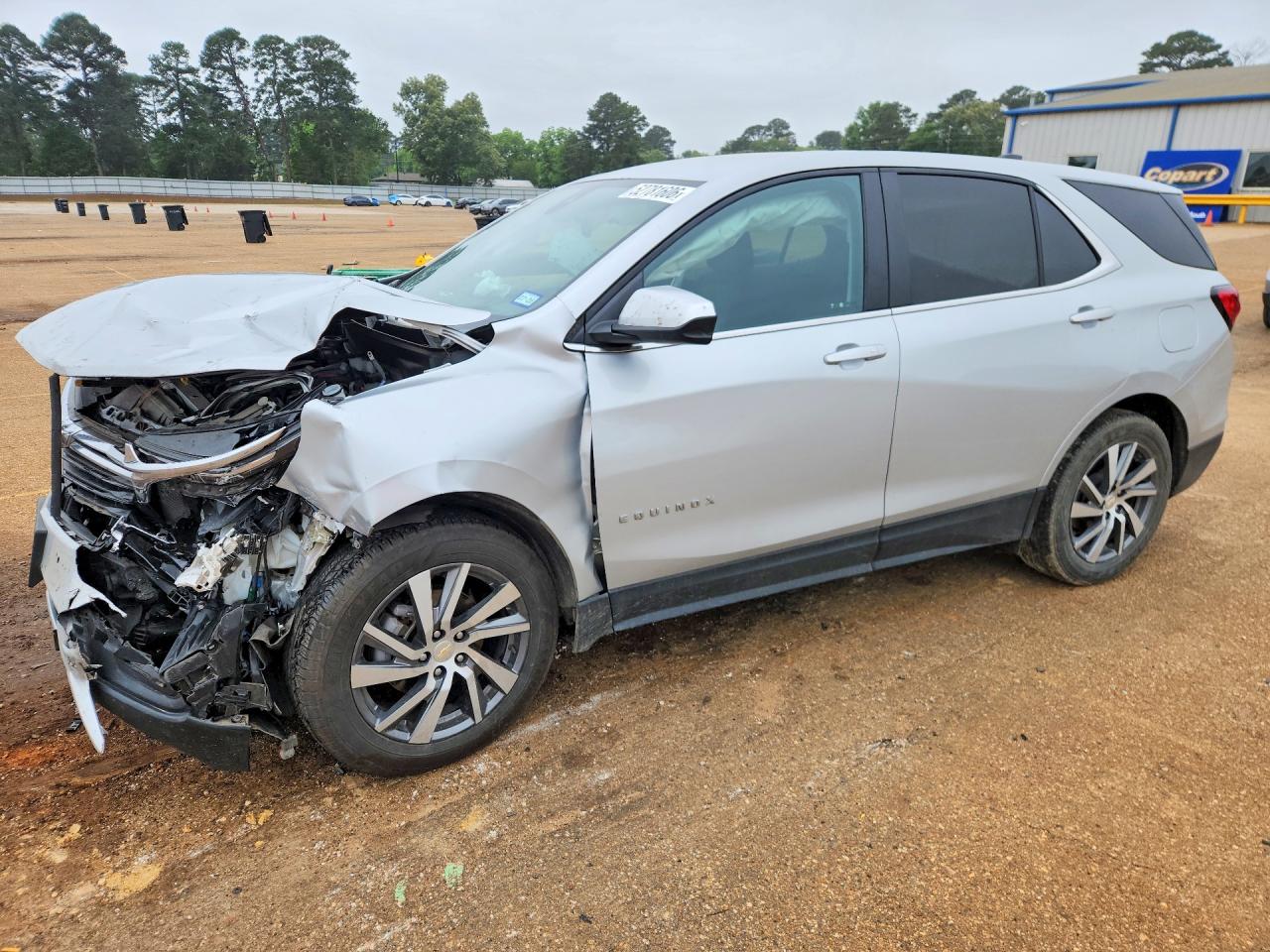 Salvage Chevrolet Equinox Image