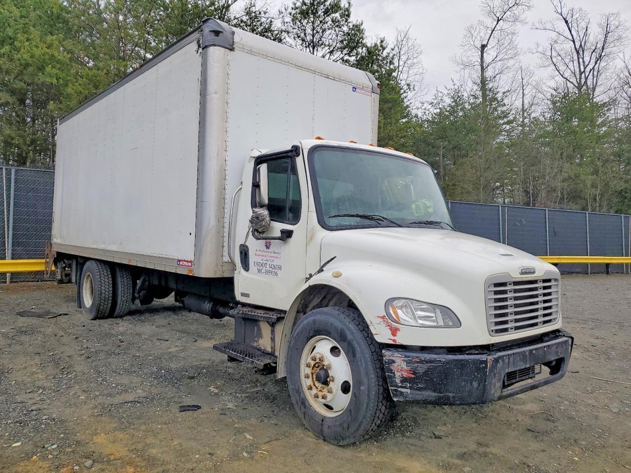 Salvage Freigliner M2 Image