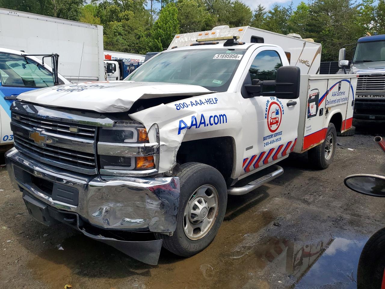 Salvage Chevrolet Silverado Image