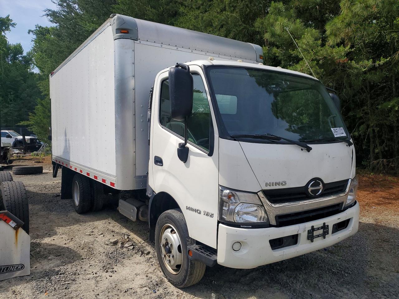 Hino 195