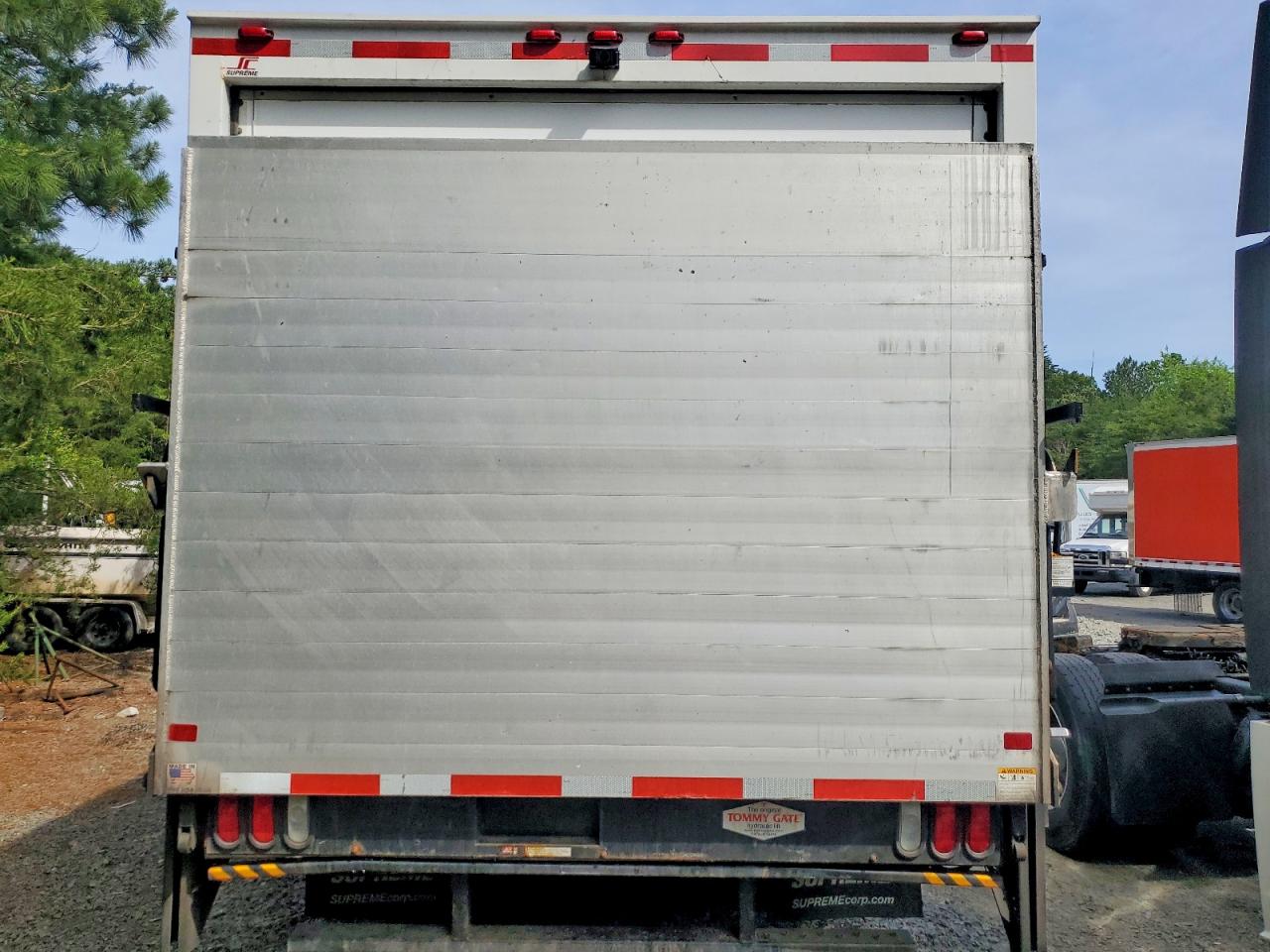 Hino 195