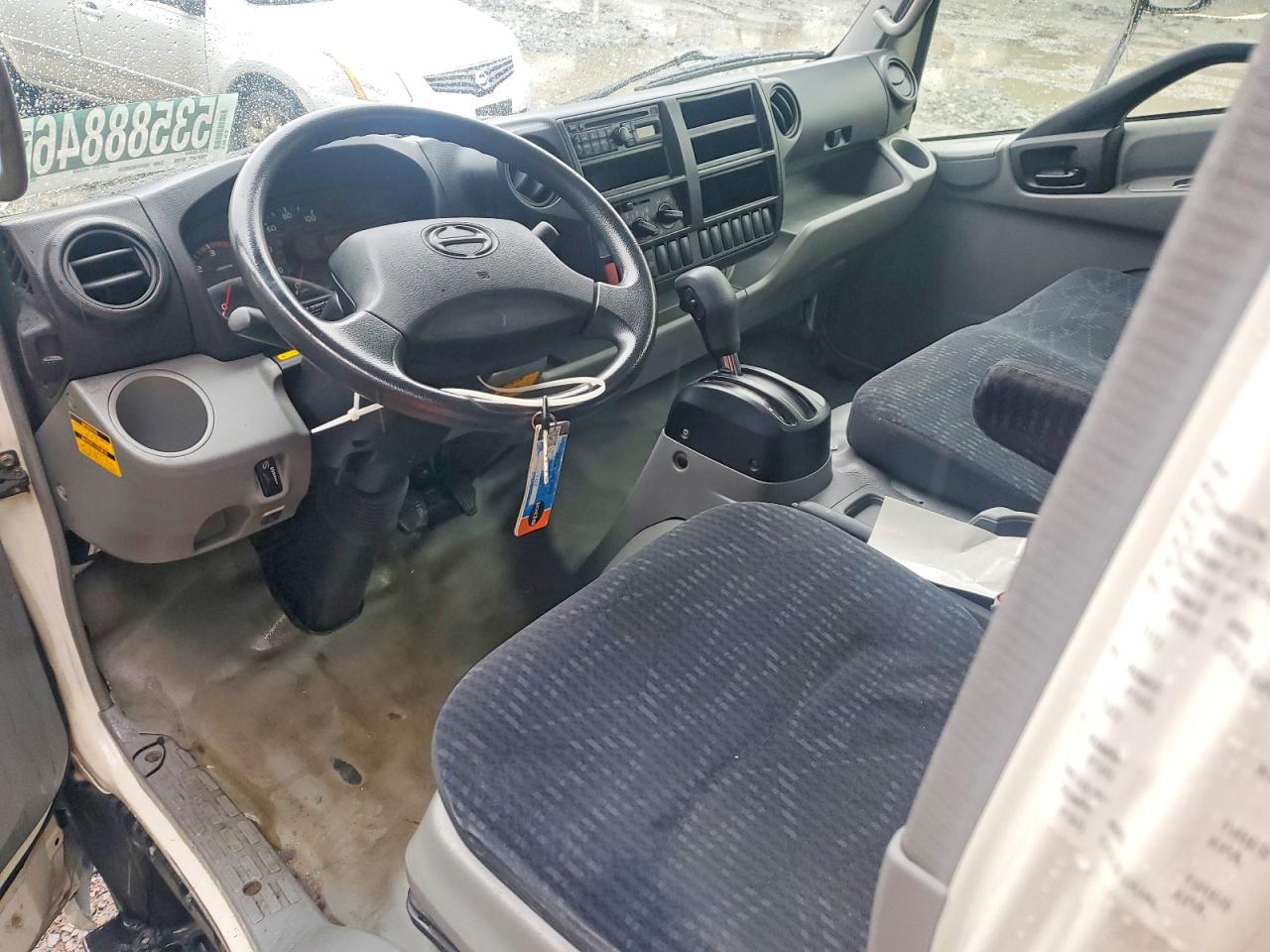 Hino 195