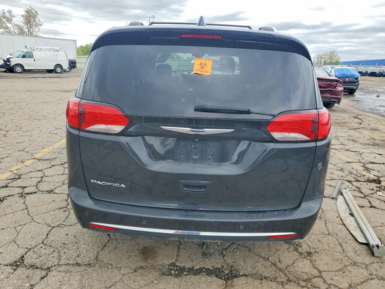 Chrysler Pacifica Touring L