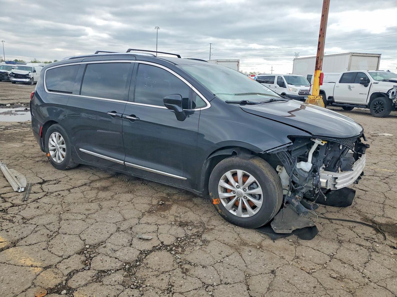 Chrysler Pacifica Touring L