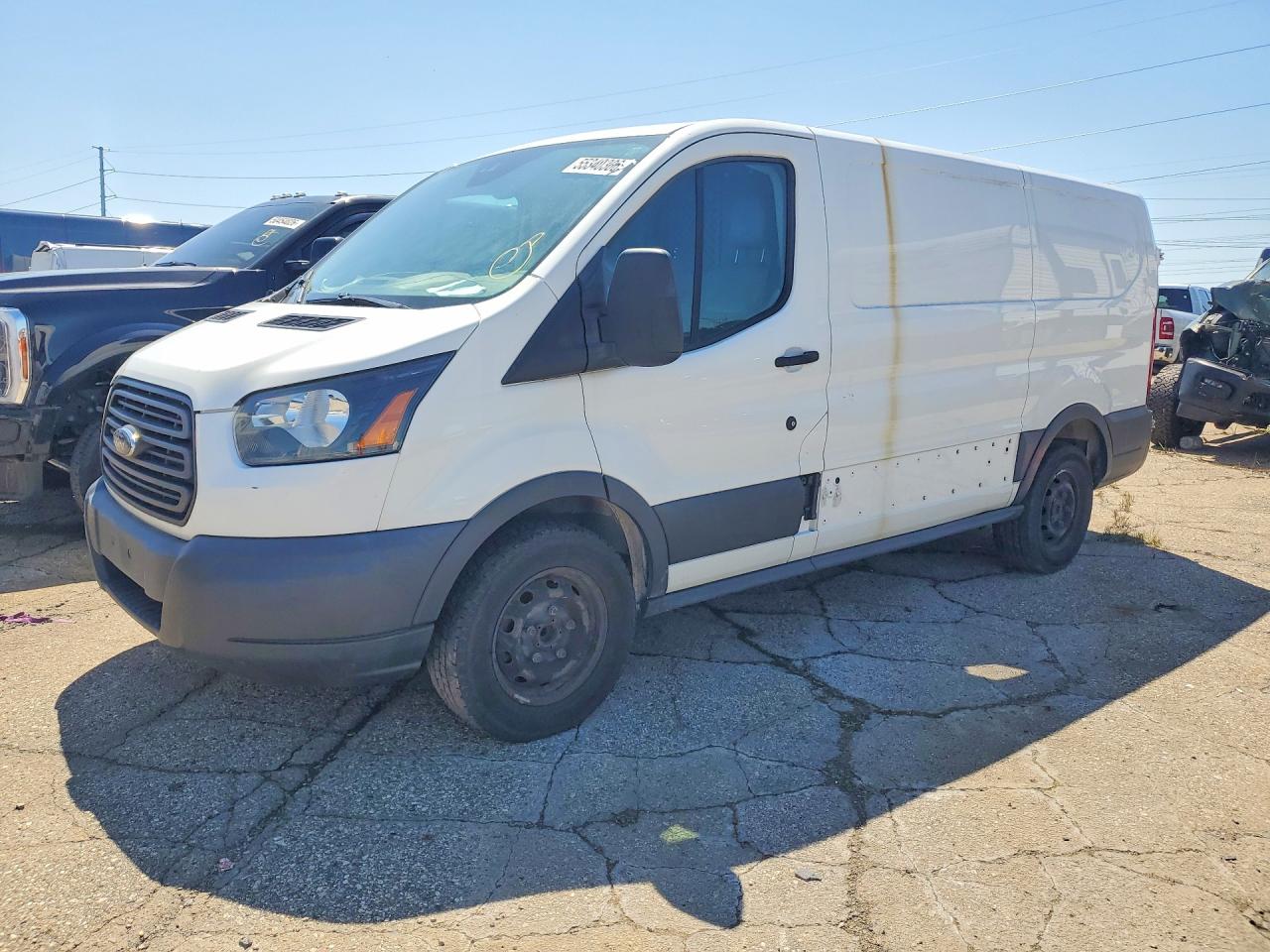 Salvage Ford Transit Image