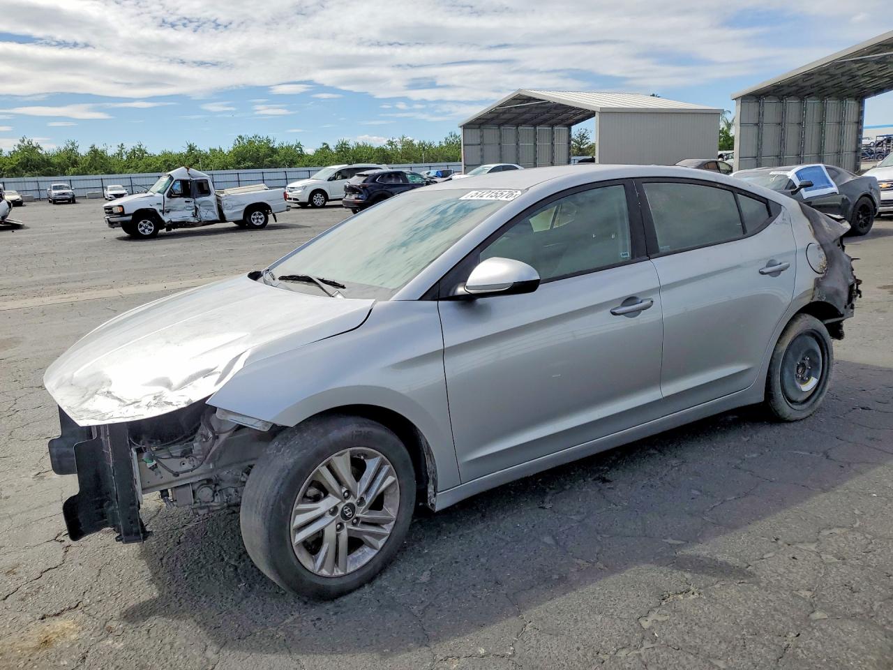 Salvage Hyundai ELANTRA Image