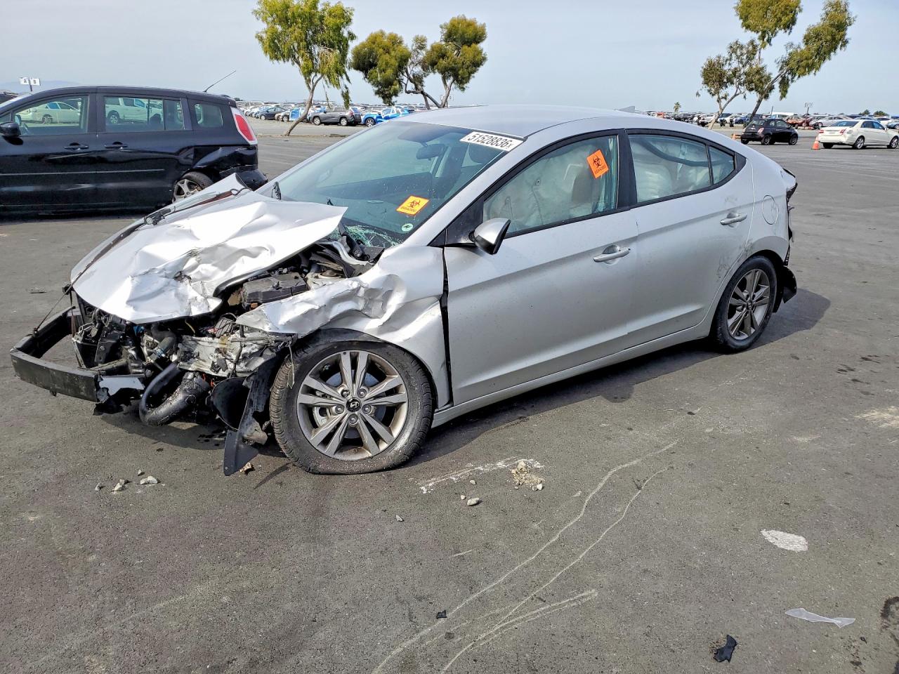 Salvage Hyundai ELANTRA Image
