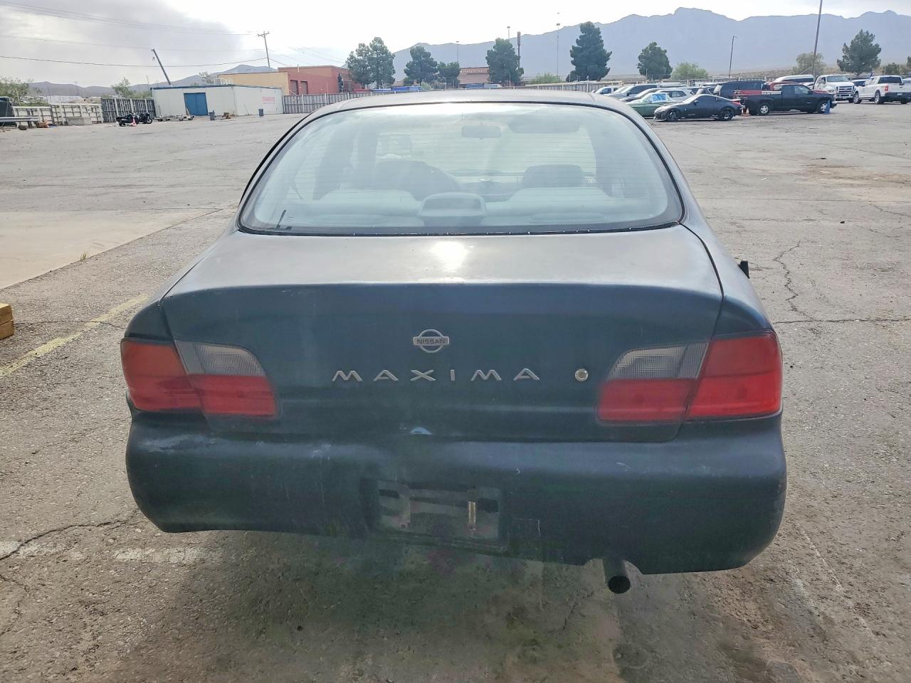 Nissan Maxima Gxe