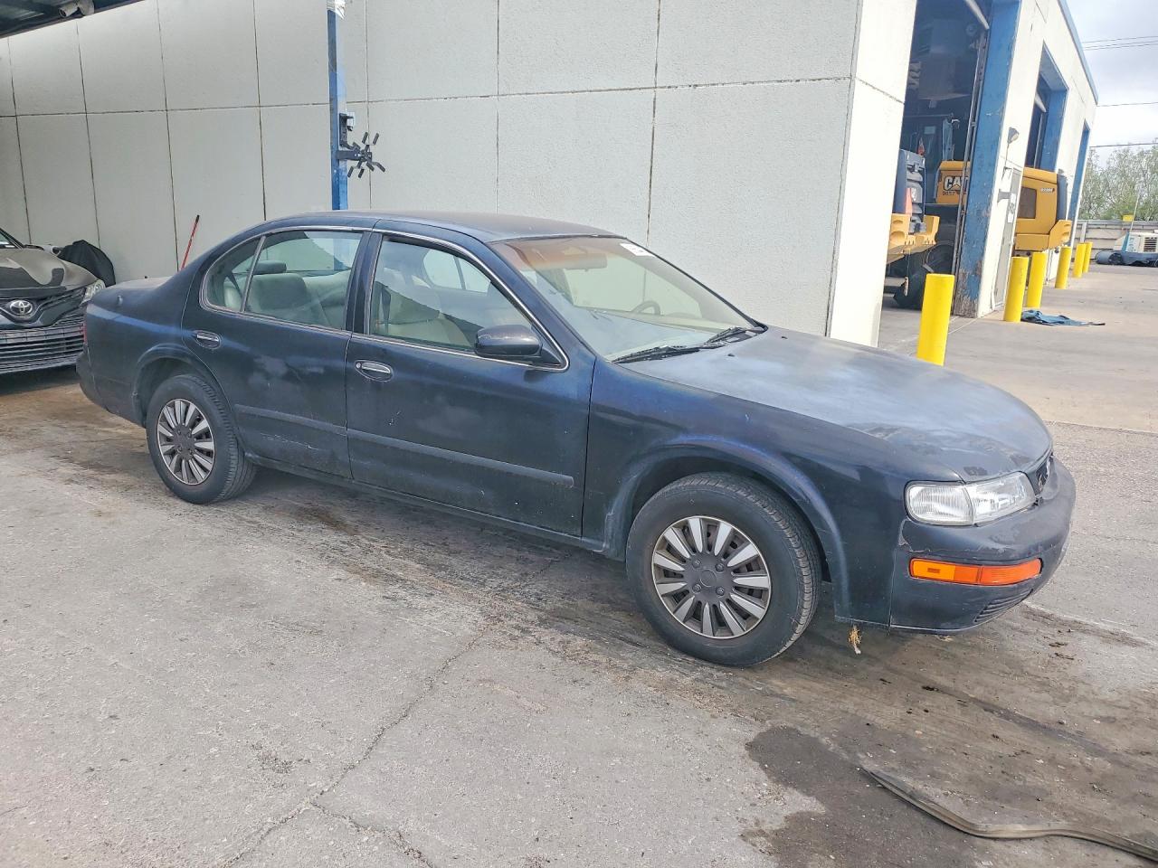 Nissan Maxima Gxe