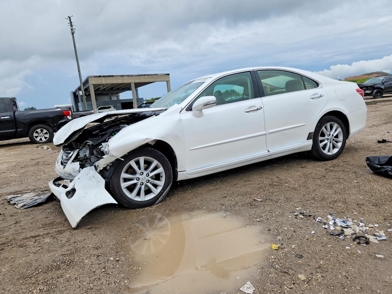 Salvage Lexus Es Image