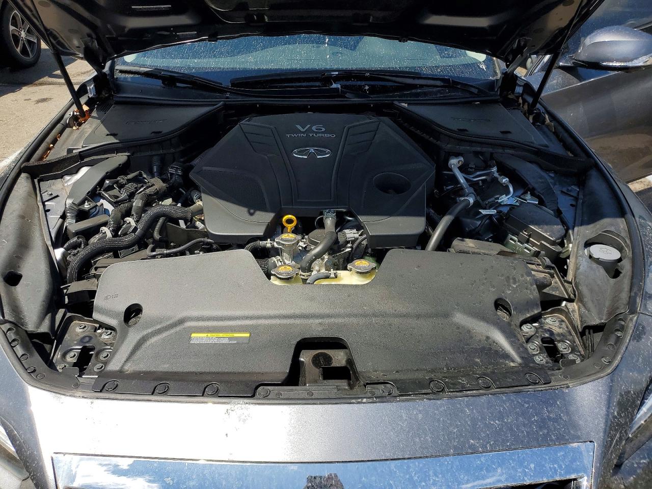 INFINITI Q50 Luxe